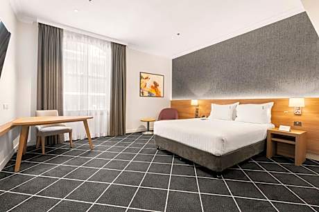 Deluxe Accessible Queen