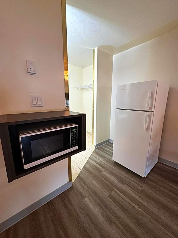 Western Budget Motel #1 & 2 Whitecourt