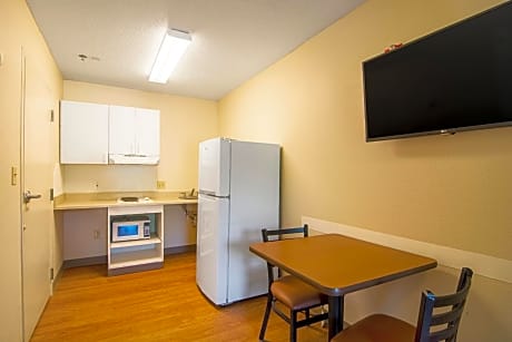 Studio Queen Room Disability Access Non-Smoking