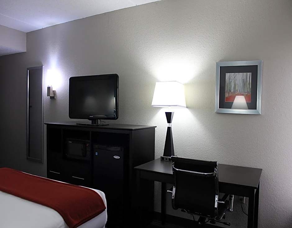 Holiday Inn Express Forsyth By IHG