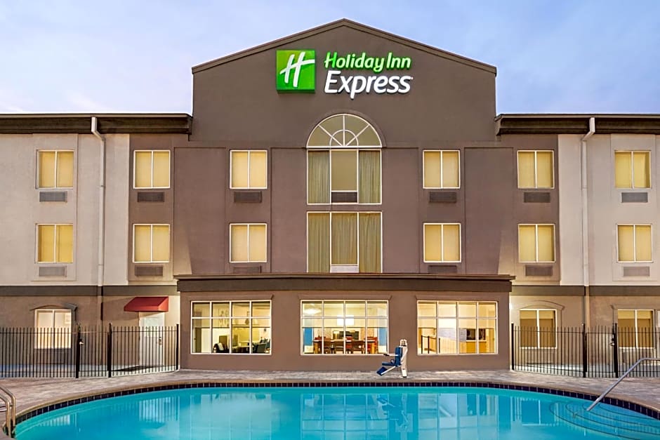Holiday Inn Express & Suites Live Oak by IHG