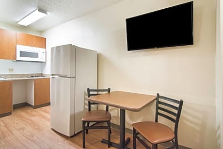 Studio Queen Room Disability Access Non-Smoking
