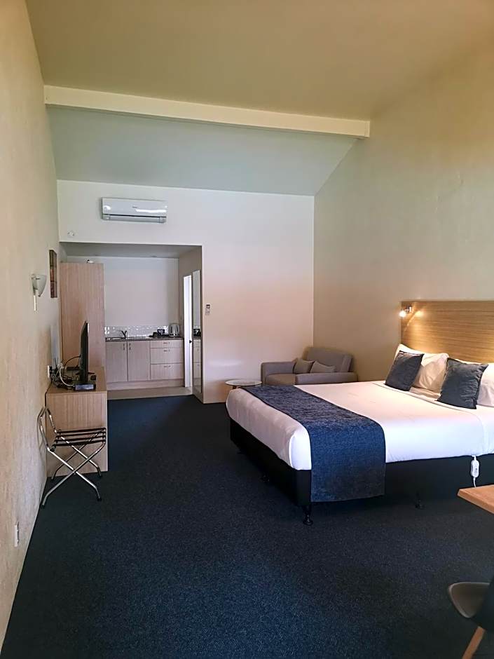 Captains Quarters Motor Inn