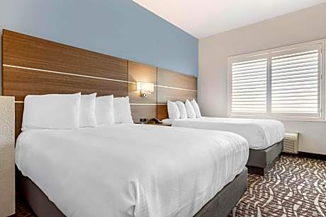 Queen Room with Sofa Bed and Bath Tub - Disability Access