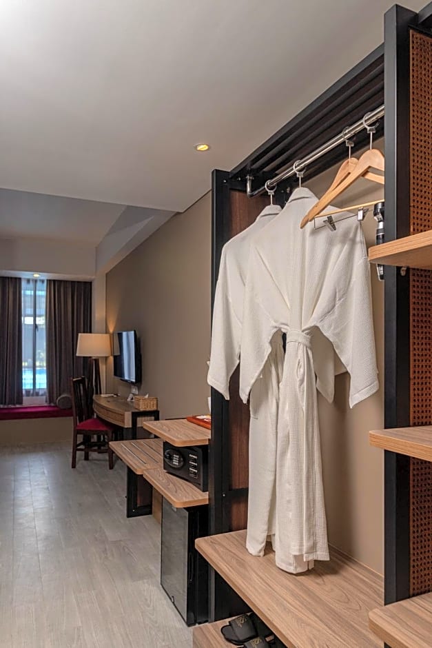 Royal Regantris Trawangan