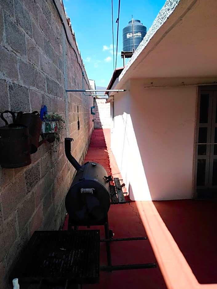 Finca Mc'Clau Teotihuacan, Casa residencial entera