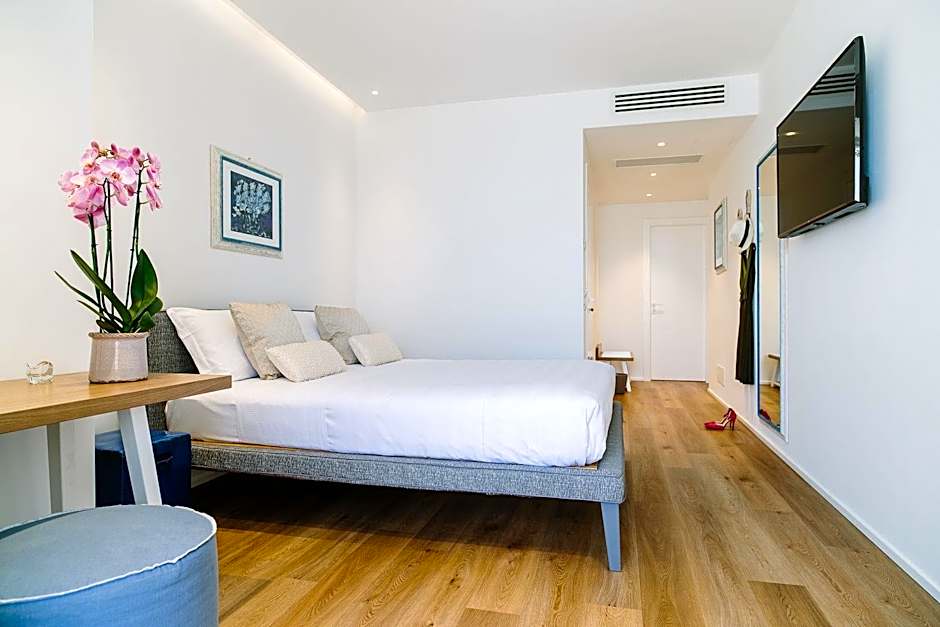 NUMA HOTEL