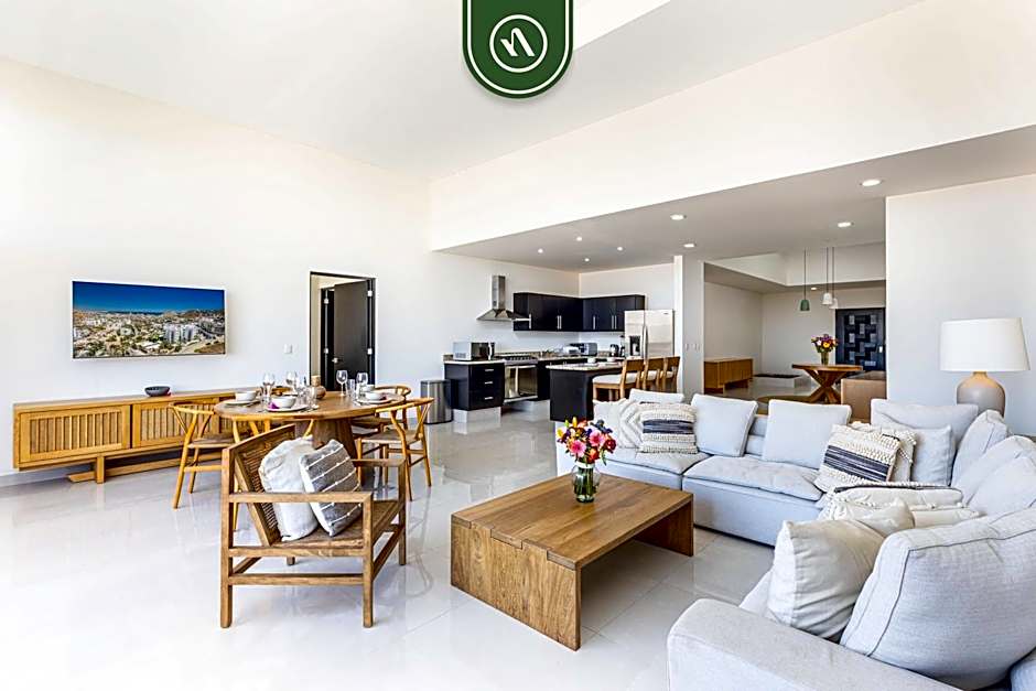Brand New 3 BR Penthouse - Oceanview Rooftop Pool