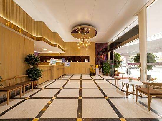V8 Hotel (Guangzhou Xicun subway station store)