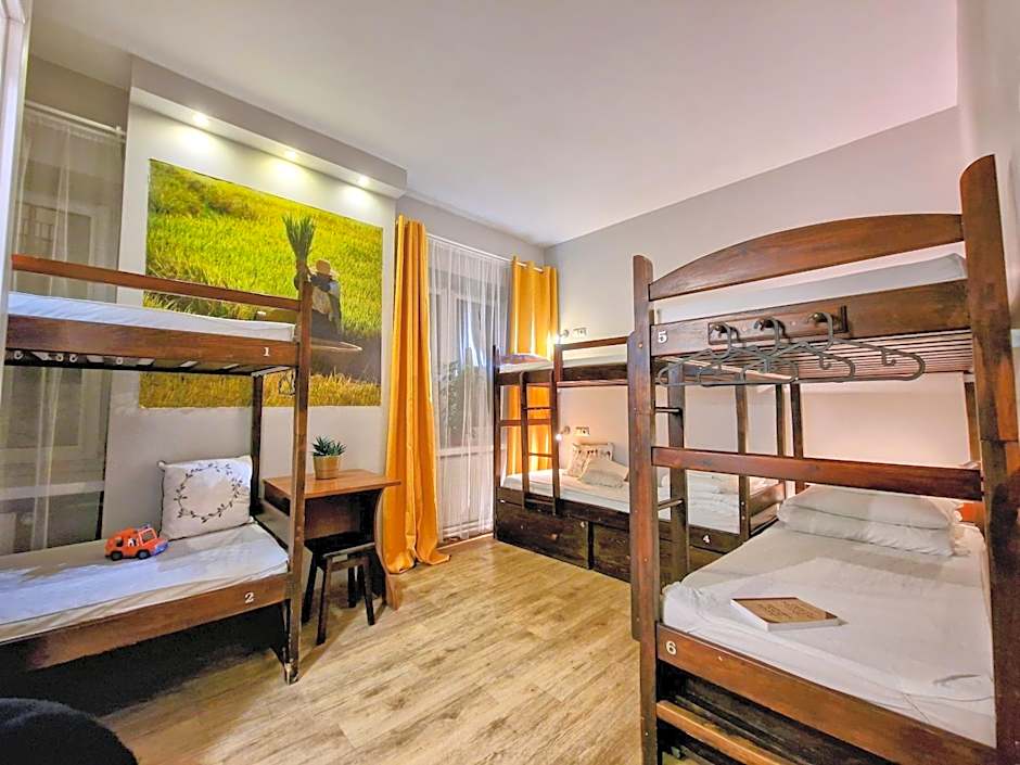 Hostel Helvetia - Private Rooms in City Center