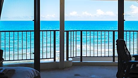 Ocean view twin room [non-smoking] [Twin room] [Non-smoking] [Nightlife view] [Ocean view]