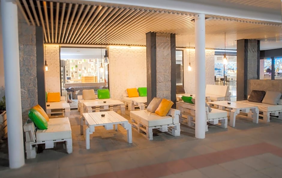 Hotel Brisamar Suites