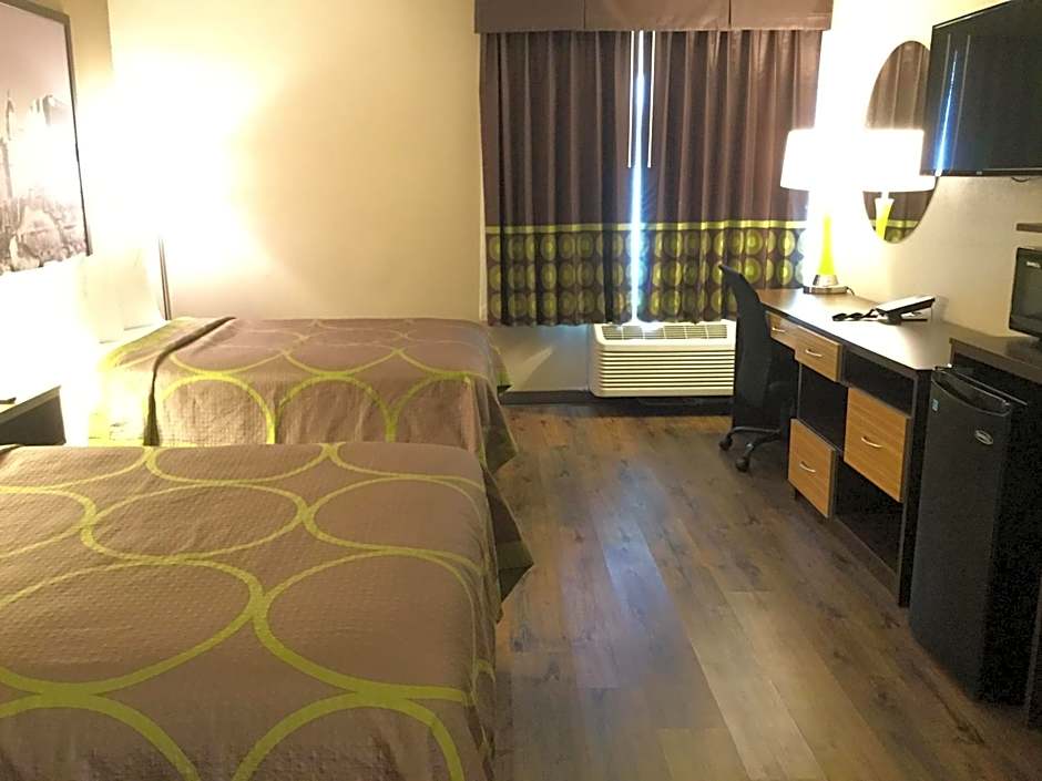 Super 8 by Wyndham South Holland