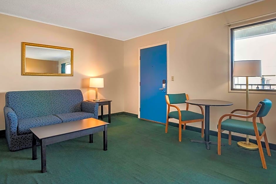 Rodeway Inn & Suites - Rehoboth Beach