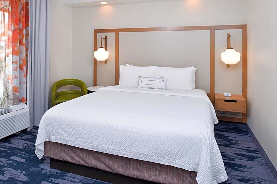 Fairfield Inn & Suites by Marriott Arlington Near Six Flags