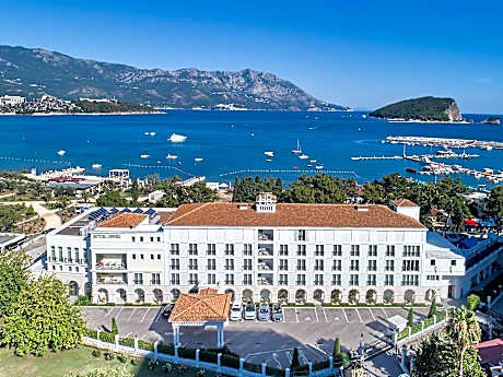 Standard Double or Twin Room (2 Twin Beds)