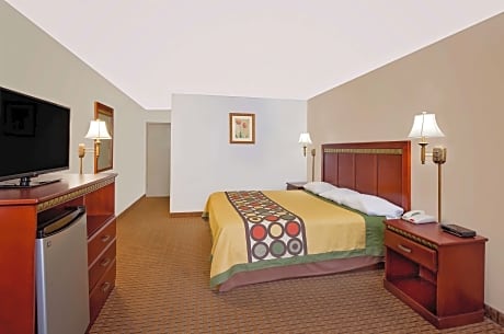 1 King Bed, Mobility Accessible Room, Bathtub w/ Grab Bars, Non-Smoking