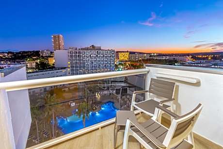 Twin Room with Pool View