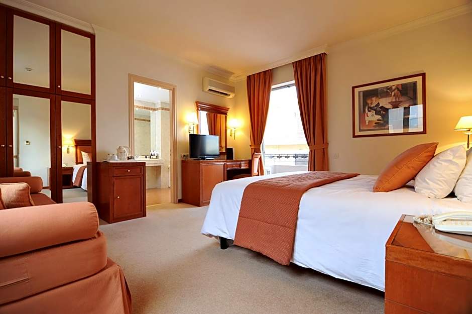 Athens Atrium Hotel & Jacuzzi Suites