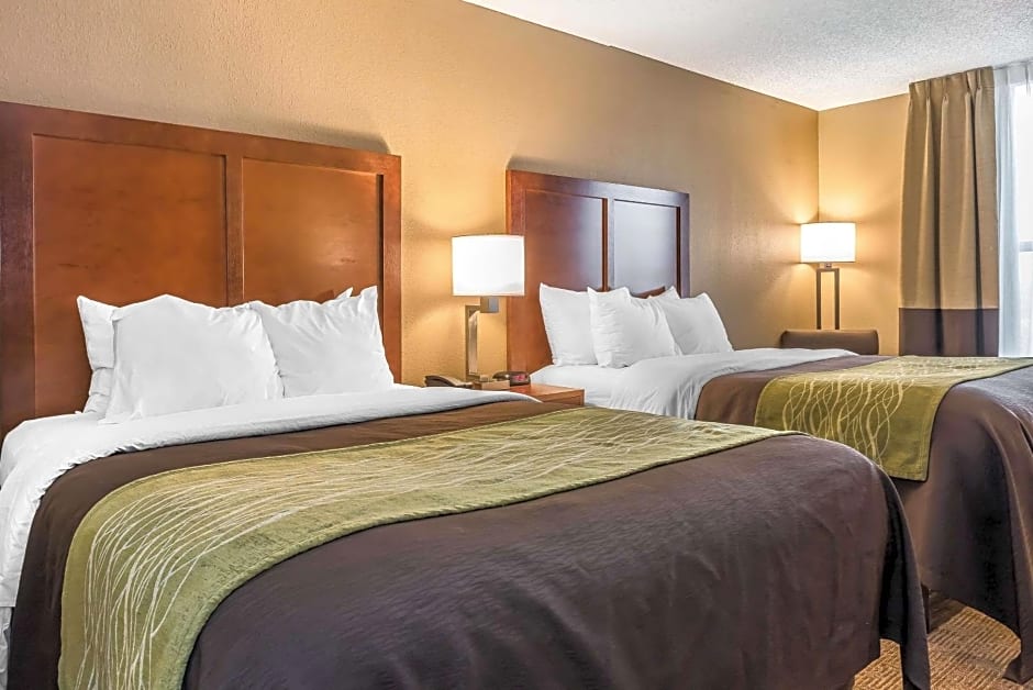 Comfort Inn & Suites Piqua-Near Troy-I75