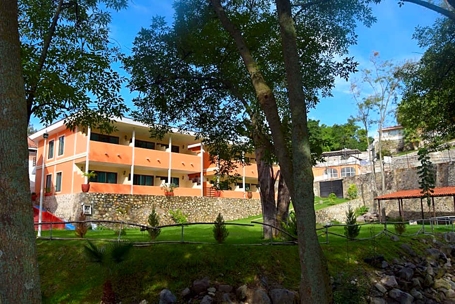 Hotel Chapala Country