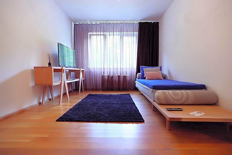 Living In Aparthotel