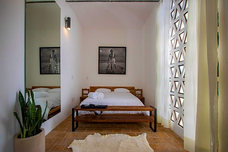 Hotel Sin Nombre