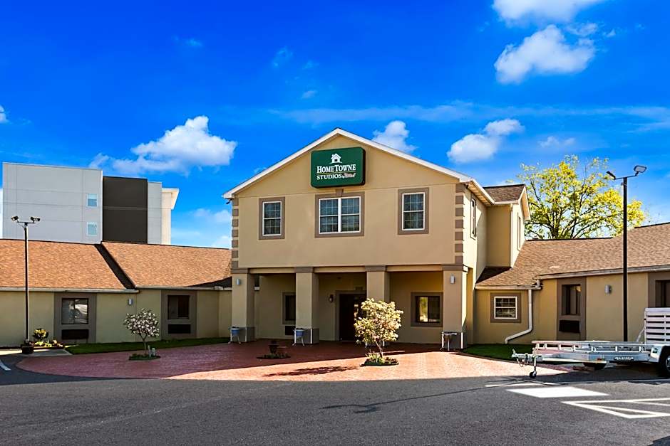 HomeTowne Studios Denver, PA