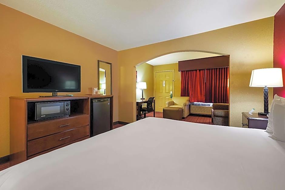 Quality Inn & Suites West Helena