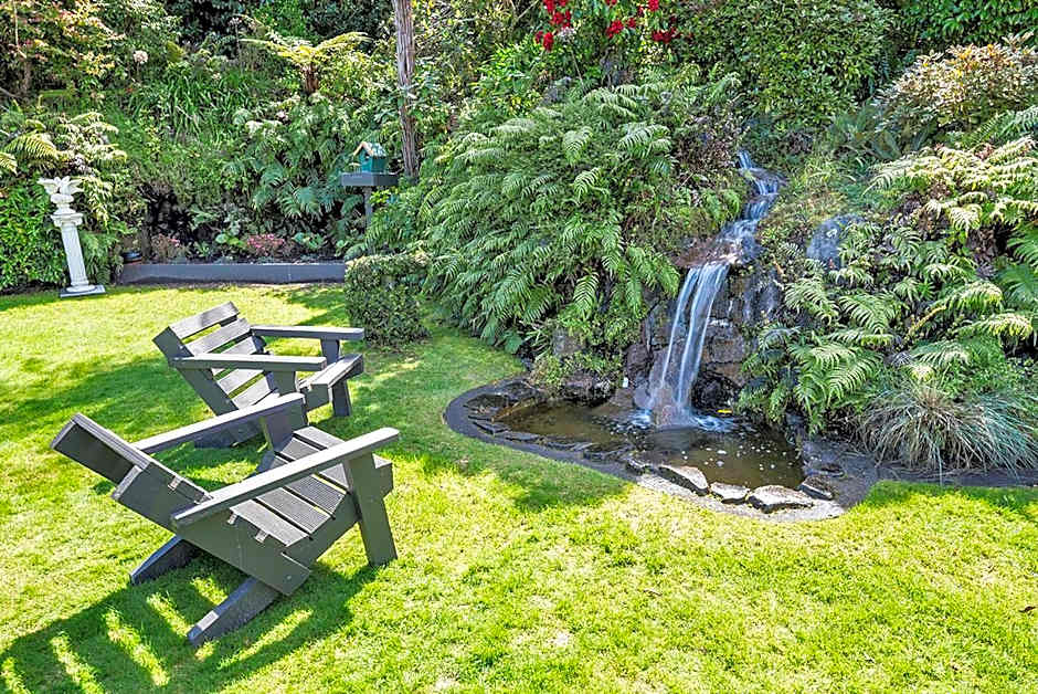 Serenity on Wakeman Bed and Breakfast