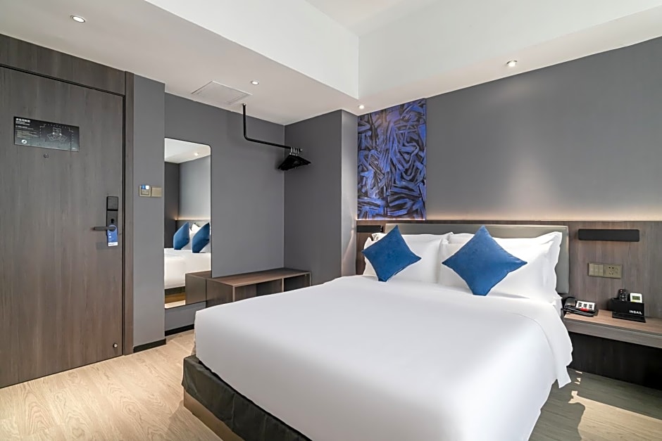 Insail Hotels (Guangyuanxincun Jingtai Pedestrian Street Guangzhou)