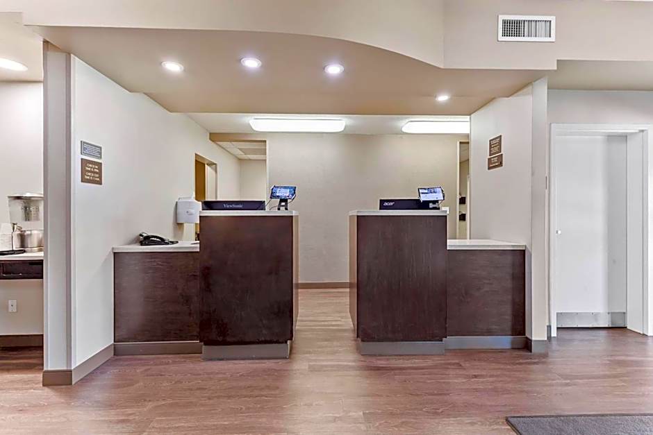 Comfort Inn & Suites Red Deer - Highway 11