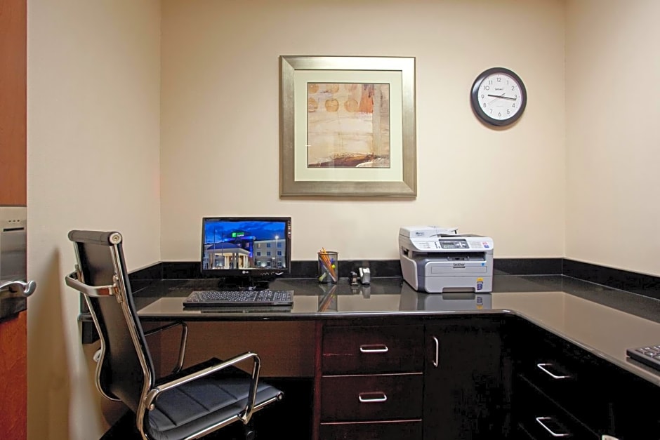 Holiday Inn Express Pembroke By IHG