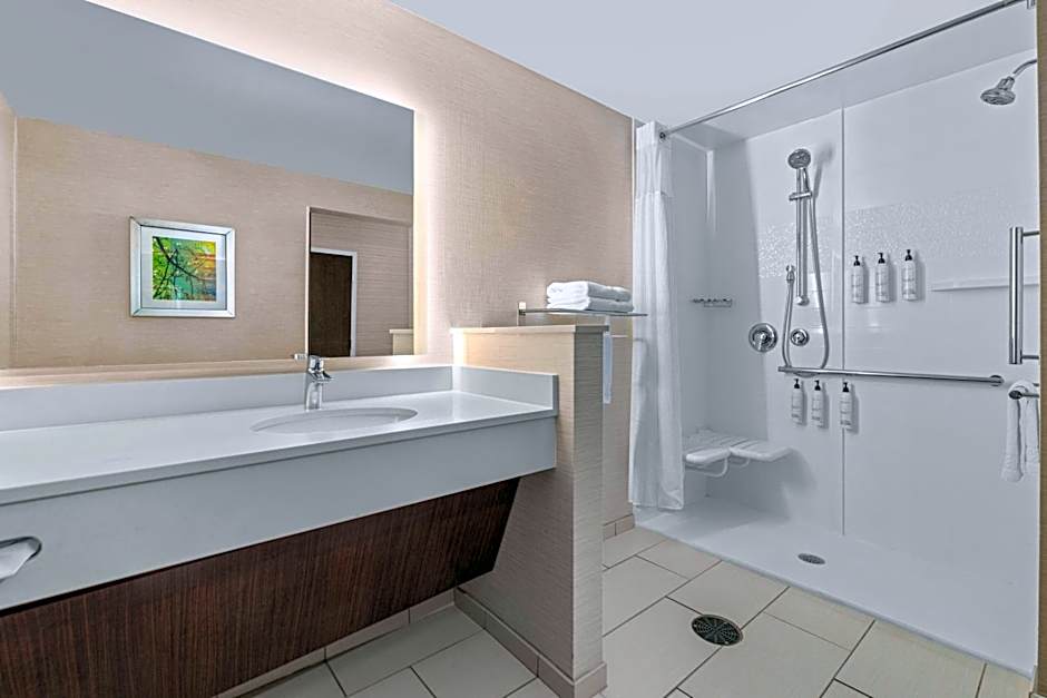 Fairfield by Marriott Inn & Suites Dayton Downtown
