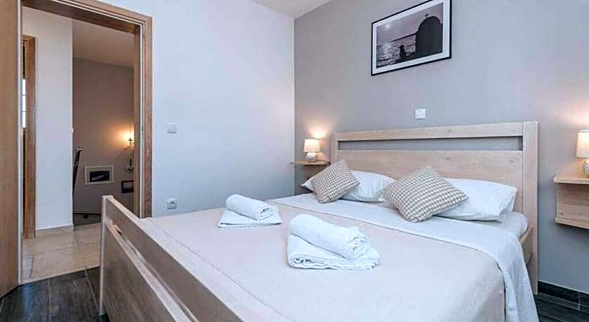 Villa Kirsten with heated pool, jacuzzi and sauna - by TA Leut Agency