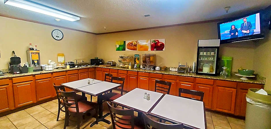 Quality Inn & Suites Eldridge Davenport North