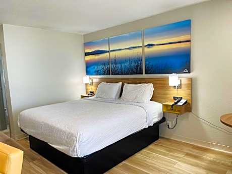 1 King Bed Mobility Hearing Impaired Accessible Room Non-Smoking