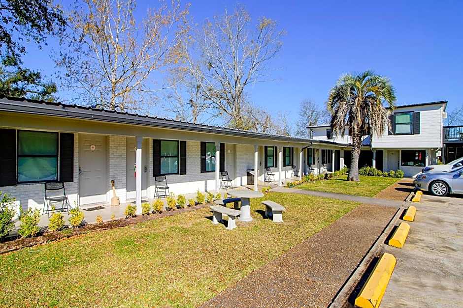 OYO Hotel Sulphur LA Hwy 90 West