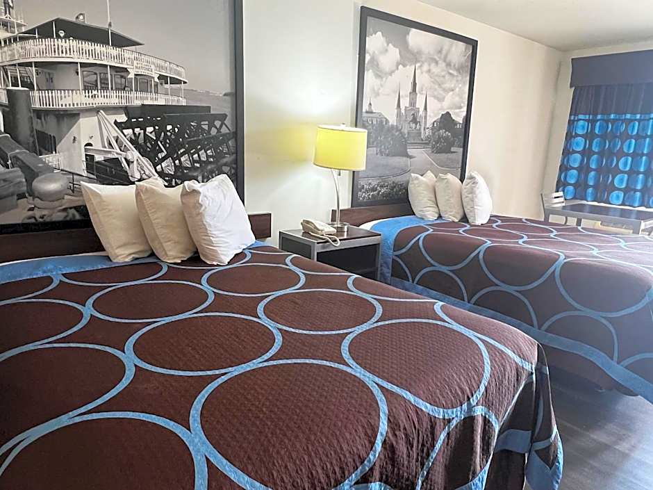 Super 8 by Wyndham Slidell