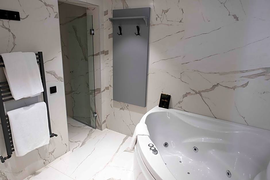 Royal Hayat Hotel Old Town