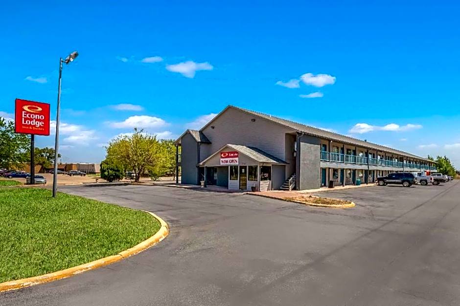 Econo Lodge Inn & Suites