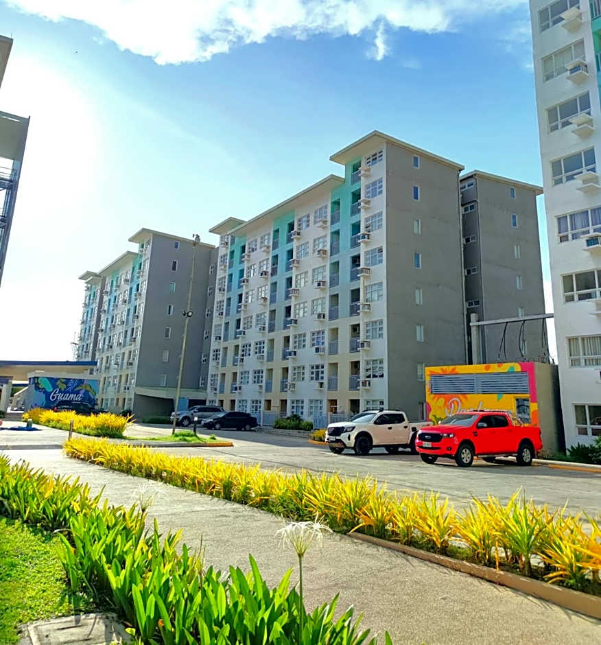 Davao Condo 2BR Pool Wifi Netflix