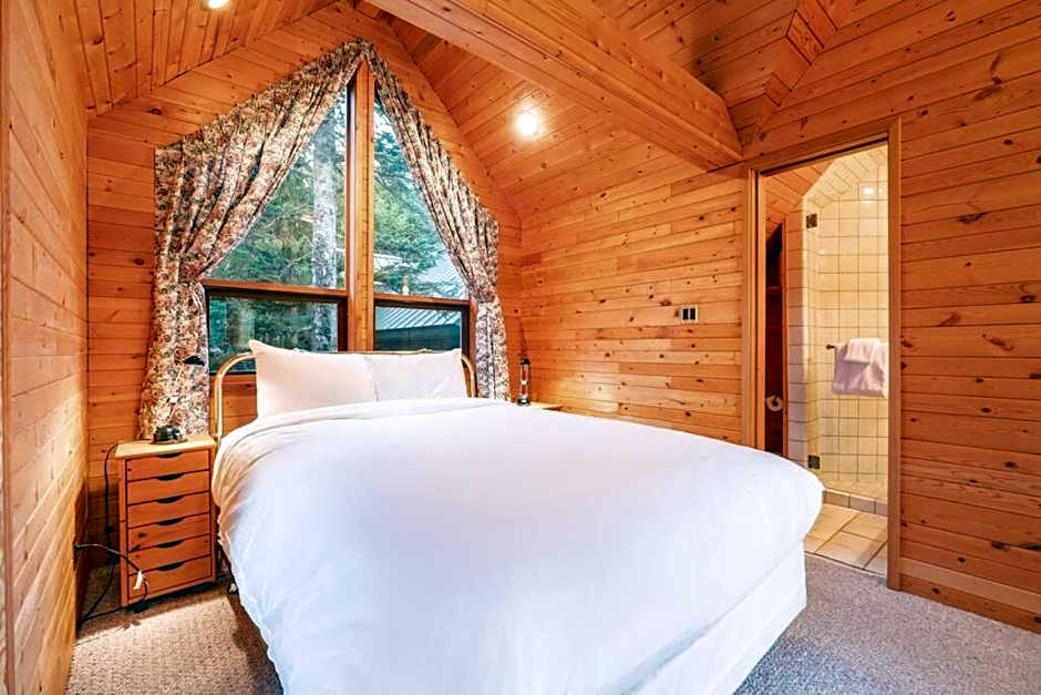 Snowridge Chalet by Outpost Whistler