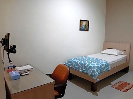 Single Room with Shared Bathroom