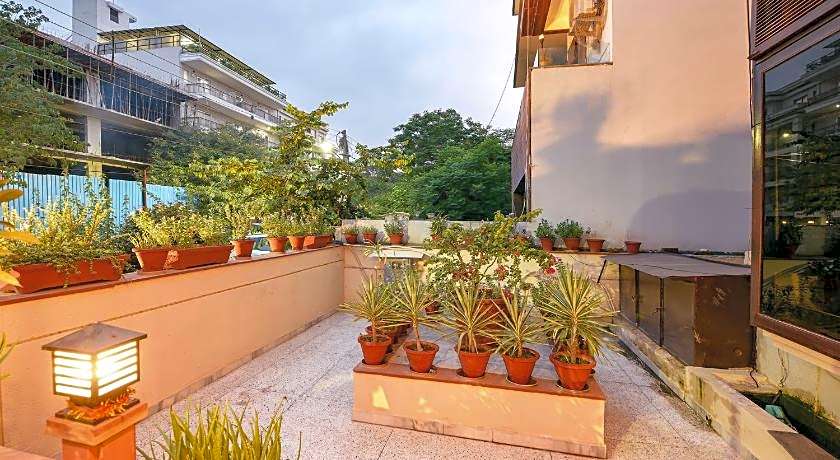 Siris 18 Hotel Gurgaon