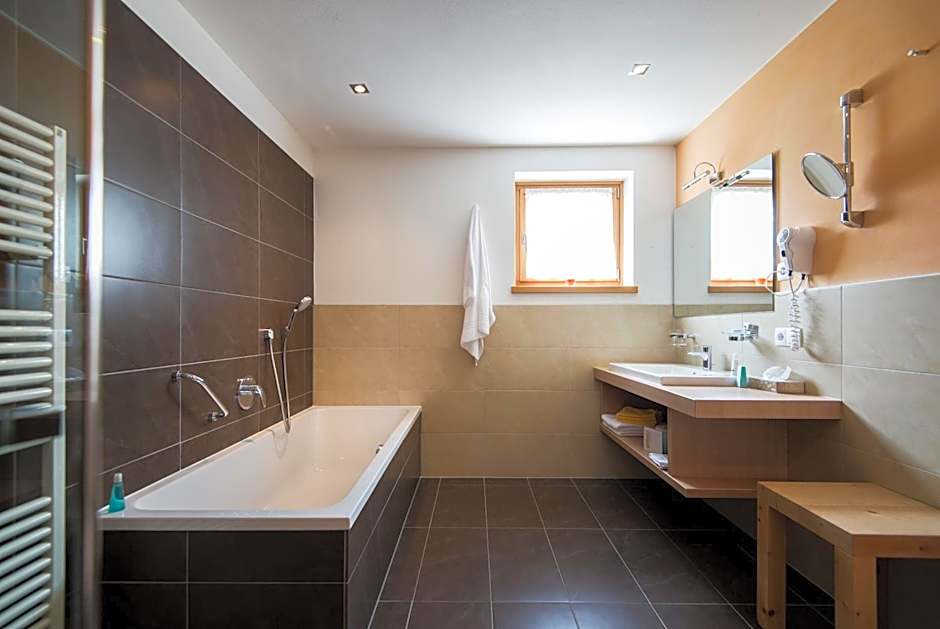 Alpine Hotel Ciasa Lara