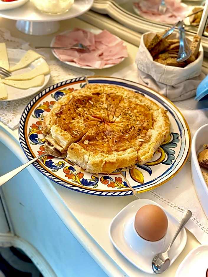 Villa La Dogana B&B di Charme - Historic Villa with a beautiful garden - private parking