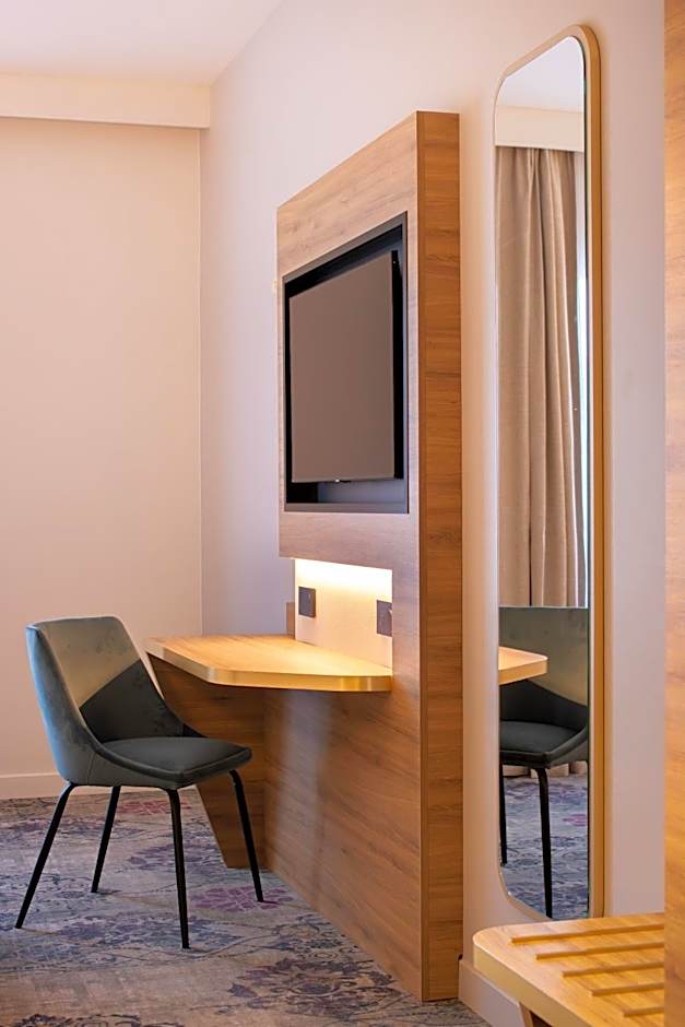 Brit Hotel Cahors - Le Valentr