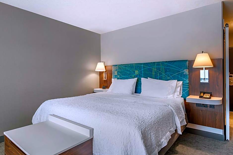 Hampton Inn By Hilton And Suites Edmonton West