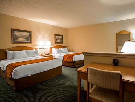 Queen Suite with Two Queen Beds - Non-Smoking